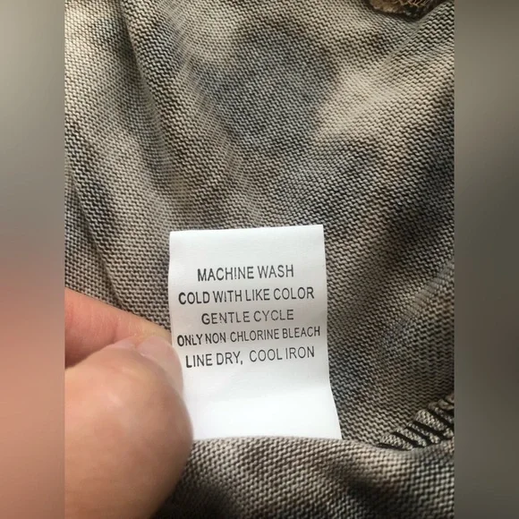 New Amaryllis Apparel Women's Shirt Brown XL Henley Hi Low Tunic Leopard Design - Picture 15 of 15